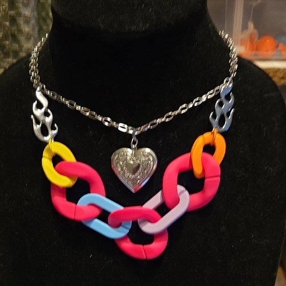 Colorful Chain Necklace with Heart Pendant - Picture 6 of 13